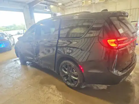 2C4RC1GG9VR583981 — 2027 Chrysler Pacifica, фото 2 с аукциона Copart 21.09.2026, БОКОВАЯ ЧАСТЬ