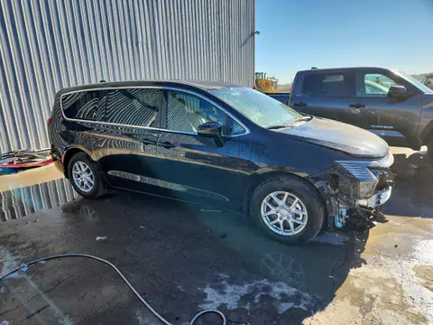 2C4RC1BG0VR562962 — 2027 Chrysler Pacifica, photo 4 from Copart 21.10.2026, Front end