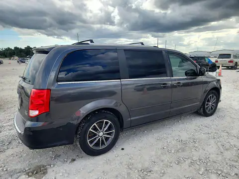 2C4RDGCG2HR599899 — 2017 Dodge Caravan, photo 3 from Copart, Front end