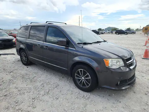 2C4RDGCG2HR599899 — 2017 Dodge Caravan, photo 4 from Copart, Front end