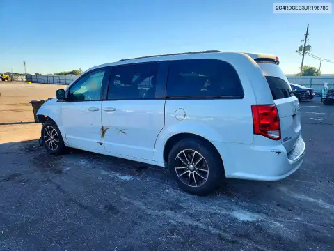 2C4RDGEG3JR196789 — 2018 Dodge Caravan, zdjęcie 2 z Copart, Przód