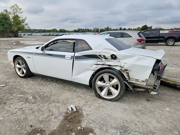 2C3CDZBT0GH232444 — 2016 Dodge Challenger, фото 2 с аукциона Copart, Повреждения снизу