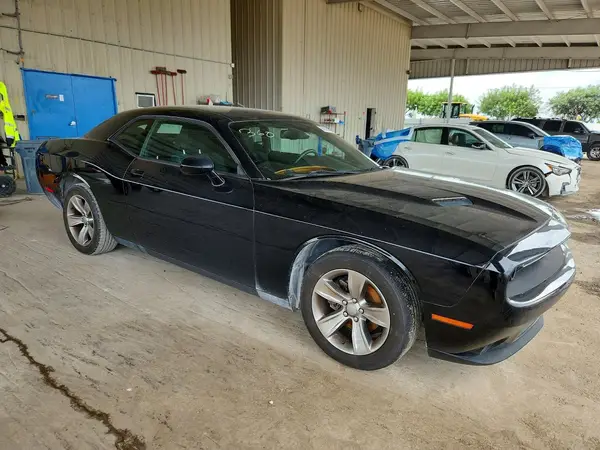 2C3CDZAG3GH137381 — 2016 Dodge Challenger, photo 4 from Copart 30.09.2026, Flood