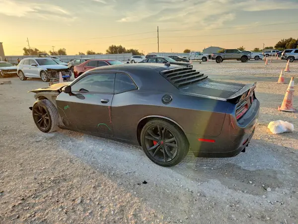 2C3CDZBT2GH214009 — 2016 Dodge Challenger, фото 2 с аукциона Copart, Передняя часть
