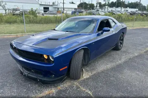 2C3CDZAG6HH522547 — 2017 Dodge Challenger, foto 2 de Copart 24.09.2026, Pequeñas abolladuras y arañazos