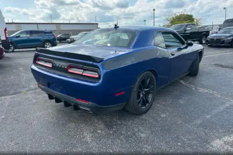 2C3CDZAG6HH522547 — 2017 Dodge Challenger, foto 4 de Copart 24.09.2026, Pequeñas abolladuras y arañazos
