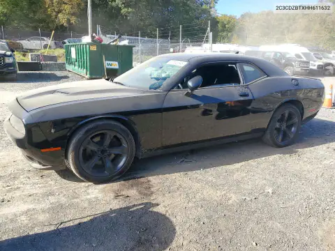 2C3CDZBTXHH611632 — 2017 Dodge Challenger, Parte delantera, fotos antes de reparar