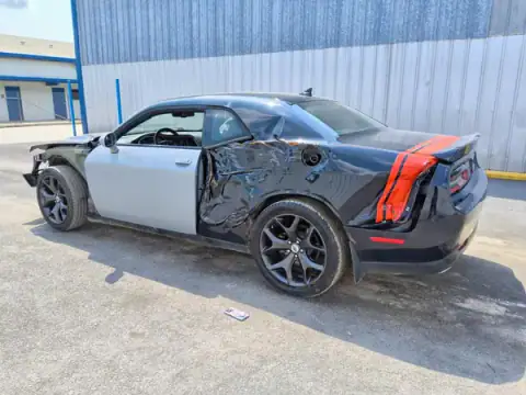 2C3CDZBT4JH178105 — 2018 Dodge Challenger, zdjęcie 2 z Copart 01.10.2026, Bok