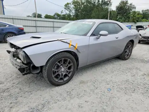 2C3CDZGG6JH205557 — 2018 Dodge Challenger, Przód (Front End), zdjęć przed naprawą