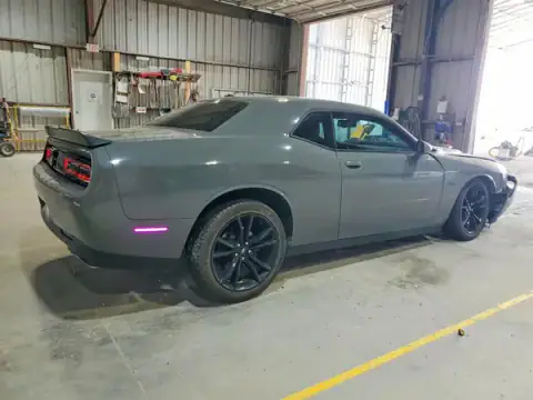 2C3CDZBT1JH304632 — 2018 Dodge Challenger, zdjęcie 3 z Copart, Przód