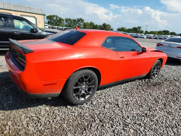 2C3CDZGGXJH323076 — 2018 Dodge Challenger, photo 3 from Copart 12.10.2026, Front end