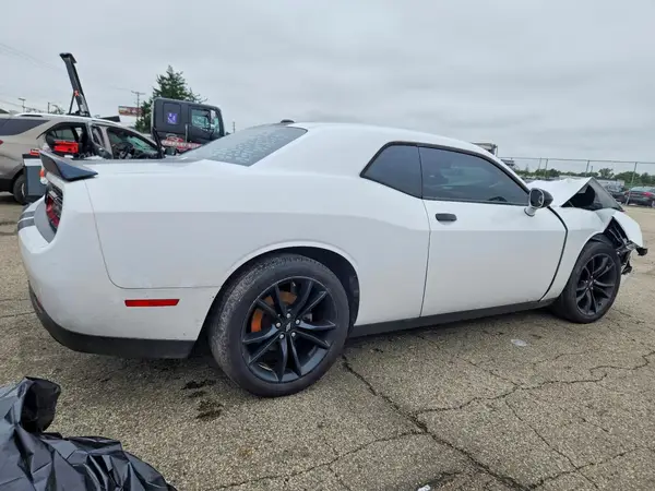 2C3CDZAG7JH171962 — 2018 Dodge Challenger, photo 3 from Copart, Front end