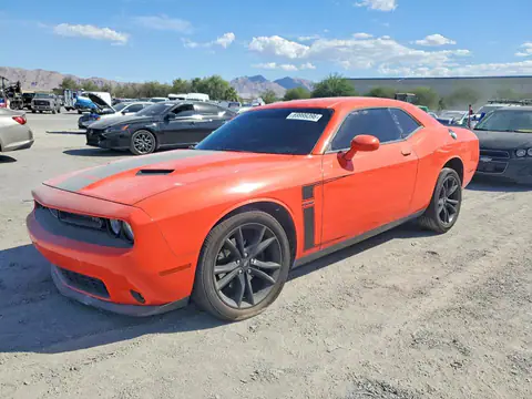 2C3CDZBTXJH178190 — 2018 Dodge Challenger, წინა ნაწილი (Front End), ფოტოები შეკეთებამდე