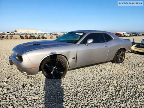 2C3CDZAG6JH258199 — 2018 Dodge Challenger, Parte trasera, fotos antes de reparar