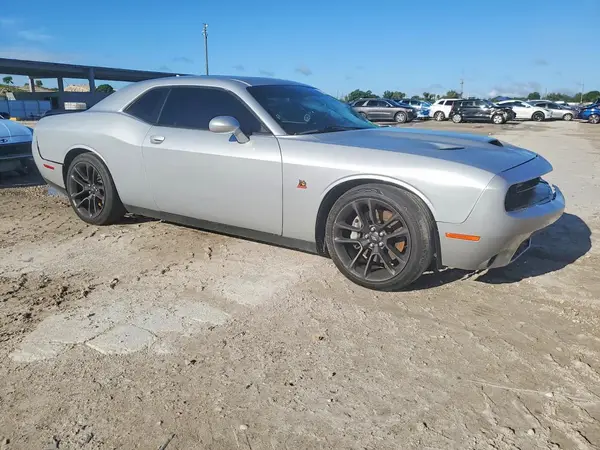 2C3CDZFJ6LH104423 — 2020 Dodge Challenger, photo 4 from Copart, Front end