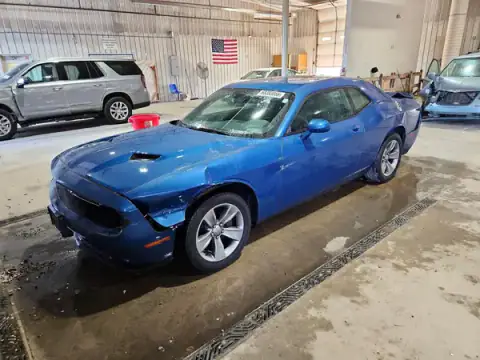 2C3CDZAG7MH516900 — 2021 Dodge Challenger, Przód (Front End), zdjęć przed naprawą