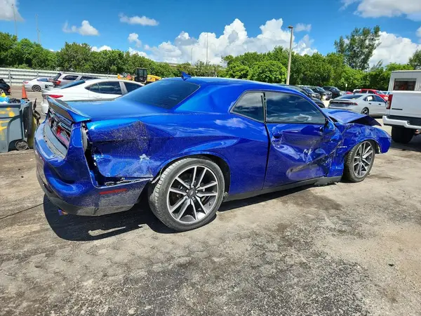 2C3CDZBT8MH640850 — 2021 Dodge Challenger, фото 3 с аукциона Copart 12.10.2026, Передняя часть