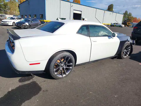 2C3CDZFJ7MH620484 — 2021 Dodge Challenger, zdjęcie 3 z Copart 28.10.2026, Przód