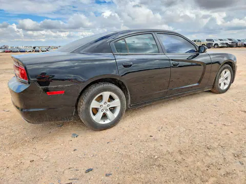 2C3CDXBG2EH314728 — 2014 Dodge Charger, photo 3 from Copart 21.10.2026, Hail