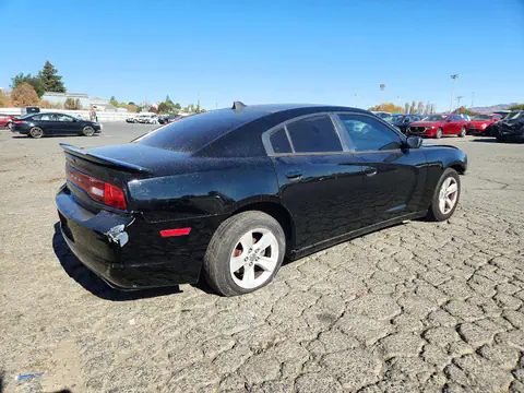 2C3CDXBG9EH215940 — 2014 Dodge Charger, photo 3 from Copart 16.10.2026, Front end