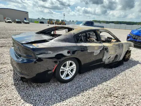 2C3CDXBG2KH638564 — 2019 Dodge Charger, zdjęcie 3 z Copart 06.10.2026, Pożar