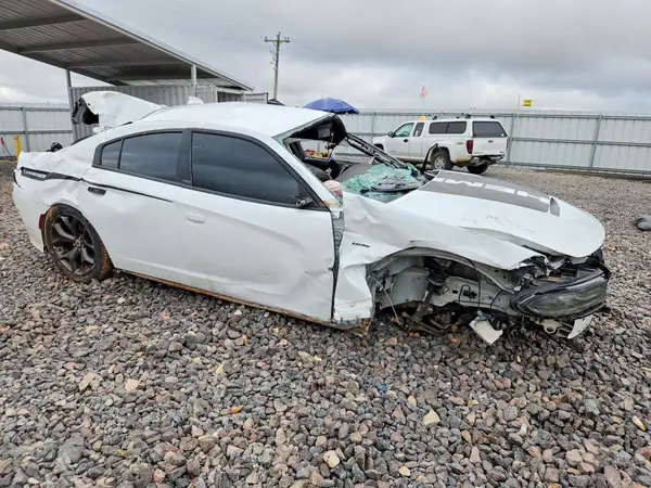 2C3CDXCT3KH597874 — 2019 Dodge Charger, zdjęcie 4 z Copart 30.09.2026, Dachowanie