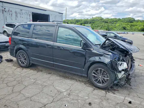 2C4RDGCG9HR637404 — 2017 Dodge Grand Caravan, foto 4 de Copart 28.10.2026, Parte delantera