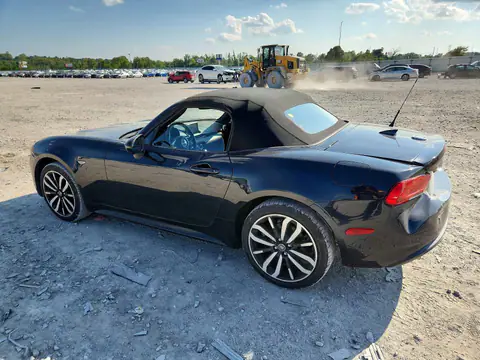 JC1NFAEK2K0143617 — 2019 Fiat 124 Spider, photo 2 from Copart 14.10.2026, Rear end