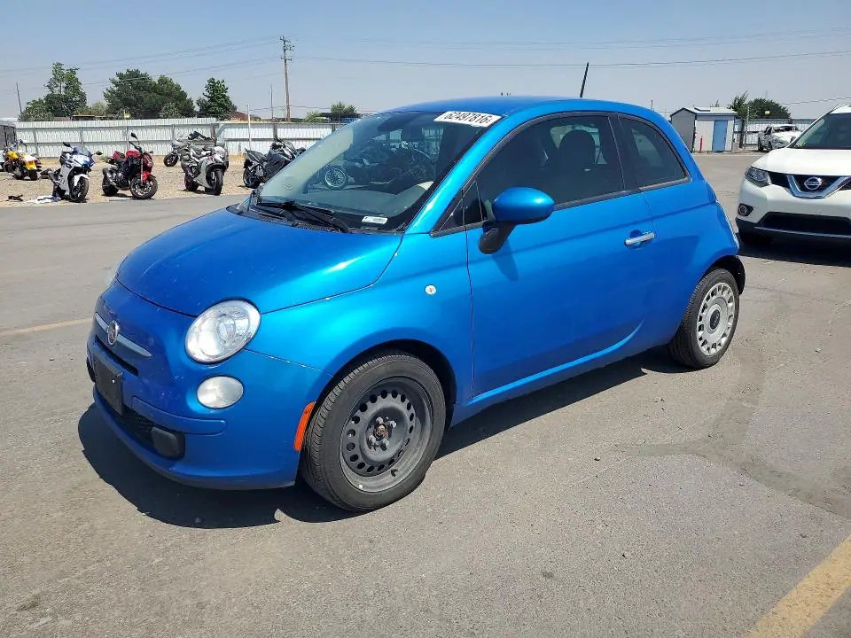 3C3CFFAR6FT681812 Fiat 500 2015 — daño Parte trasera, foto antes de reparar