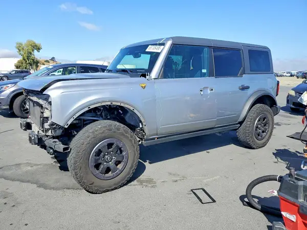 1FMEE5DP8NLB69938 Ford Bronco 2022 — Front end damage, before-repair photo