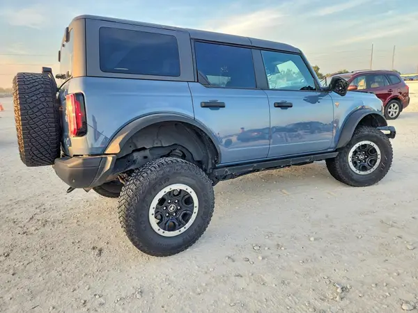 1FMEE5DP2PLB32998 — 2023 Ford Bronco, zdjęcie 3 z Copart, Przód