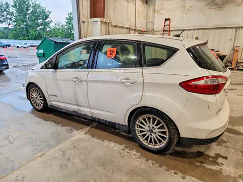 1FADP5BU7FL115444 — 2015 Ford C-MAX, photo 2 from Copart 21.10.2026, Front end