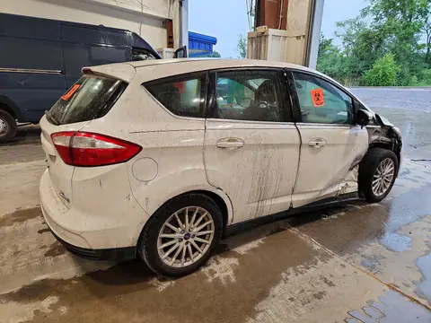 1FADP5BU7FL115444 — 2015 Ford C-MAX, photo 3 from Copart 21.10.2026, Front end