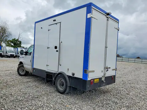 2023 FORD E350 VIN 1FDWE3FK9PDD09731 фото 2