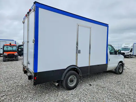 2024 FORD E350 VIN 1FDWE3FN2RDD08952 фото 3