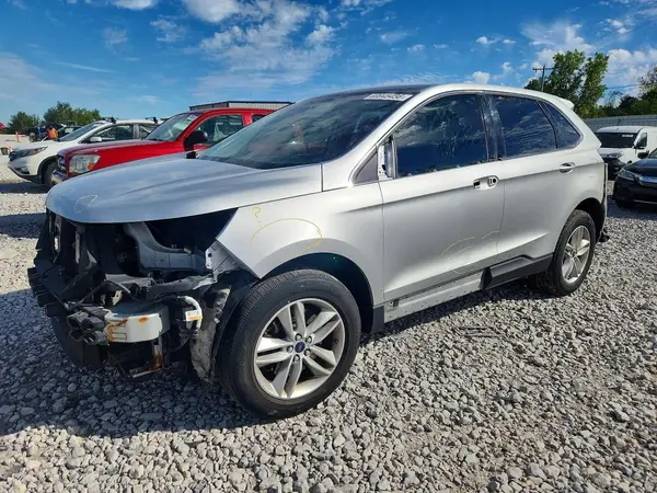 2FMPK4J84GBC07869 Ford EDGE 2016 — uszkodzenie Przód, zdjęcie przed naprawą