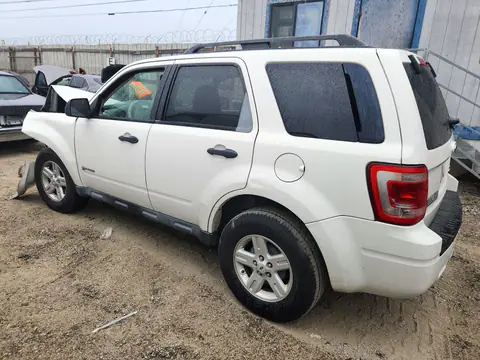 1FMCU49349KA15958 — 2009 Ford Escape, zdjęcie 2 z Copart, Przód