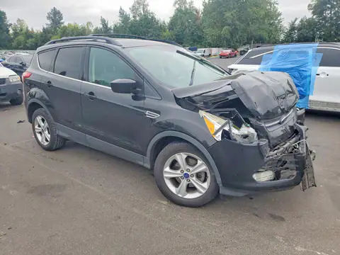 1FMCU0GX4FUB07182 — 2015 Ford Escape, zdjęcie 4 z Copart 21.10.2026, Przód