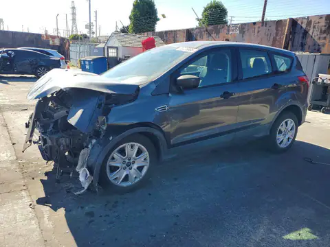 1FMCU0F72FUB49867 — 2015 Ford Escape, Przód (Front End), zdjęć przed naprawą