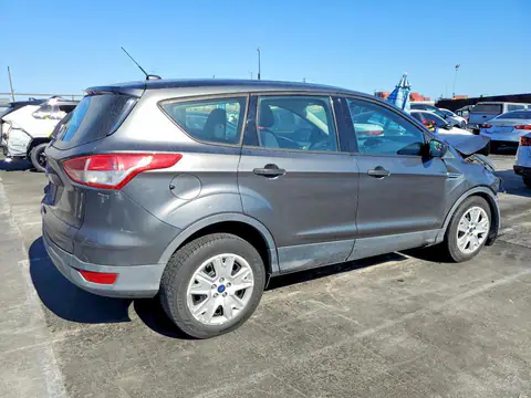 1FMCU0F72FUB49867 — 2015 Ford Escape, zdjęcie 3 z Copart 21.10.2026, Przód