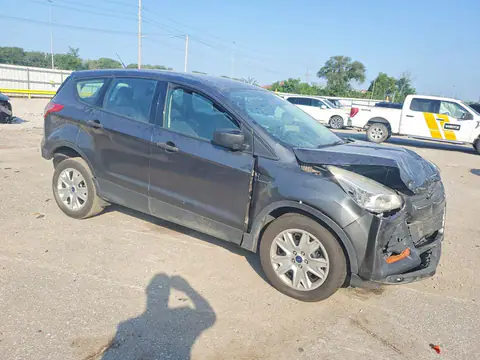 1FMCU0F70GUC42369 — 2016 Ford Escape, zdjęcie 4 z Copart 16.10.2026, Przód