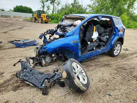 1FMCU9GD6HUC00136 Ford Escape 2017 — Front end damage, before-repair photo