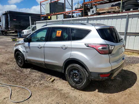 1FMCU0GD4HUA32671 — 2017 Ford Escape, zdjęcie 2 z Copart 19.10.2026, Przód