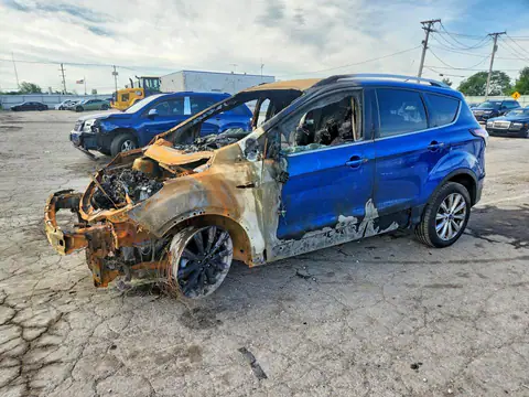 1FMCU0JD4HUE46381 — 2017 Ford Escape, Parte delantera (Front End), fotos antes de reparar