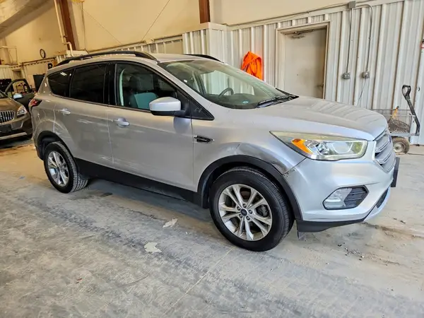 1FMCU0GD1HUC61552 — 2017 Ford Escape, photo 4 from Copart, Front end