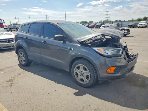 1FMCU0F7XHUD87193 — 2017 Ford Escape, zdjęcie 4 z Copart 22.10.2026, Przód