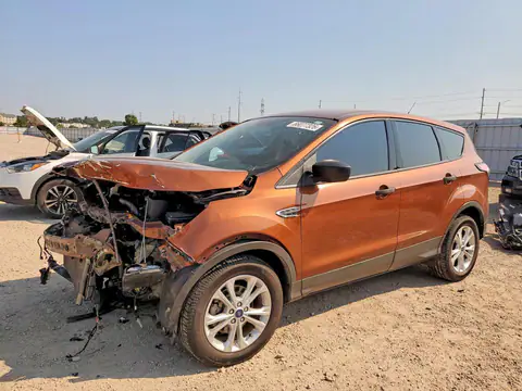 1FMCU0F73HUE07865 Ford Escape 2017 — Front end damage, before-repair photo