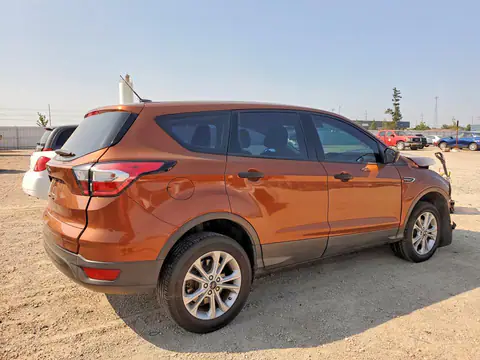 1FMCU0F73HUE07865 — 2017 Ford Escape, photo 3 from Copart 14.10.2026, Front end