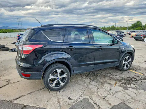 1FMCU9G99HUD80661 — 2017 Ford Escape, photo 3 from Copart 30.09.2026, Hail