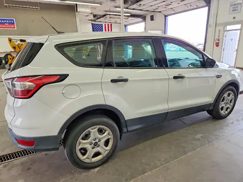 2017 Ford Escape VIN 1FMCU0F73HUD28986 фото 3